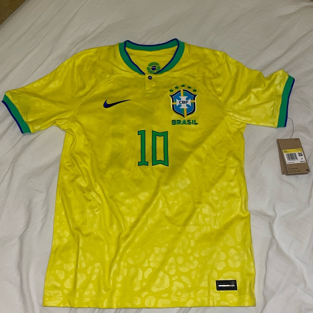 Neymar Brazil BNWT 2022 World Cup  Soccer Jersey  Brasil Nike Football Shirt